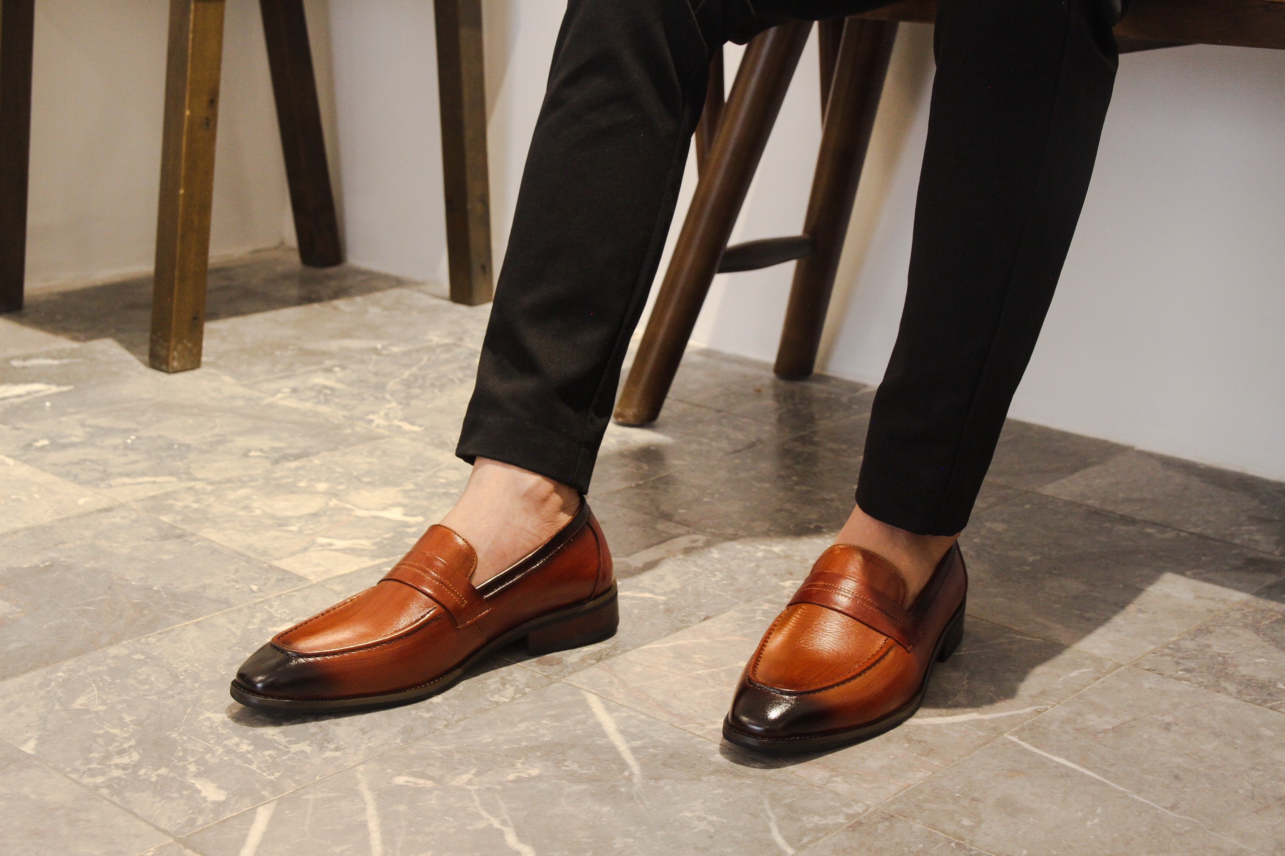 Ẩn mình trong đôi giày lười nhưng vô cùng thoải mái cho bước đi