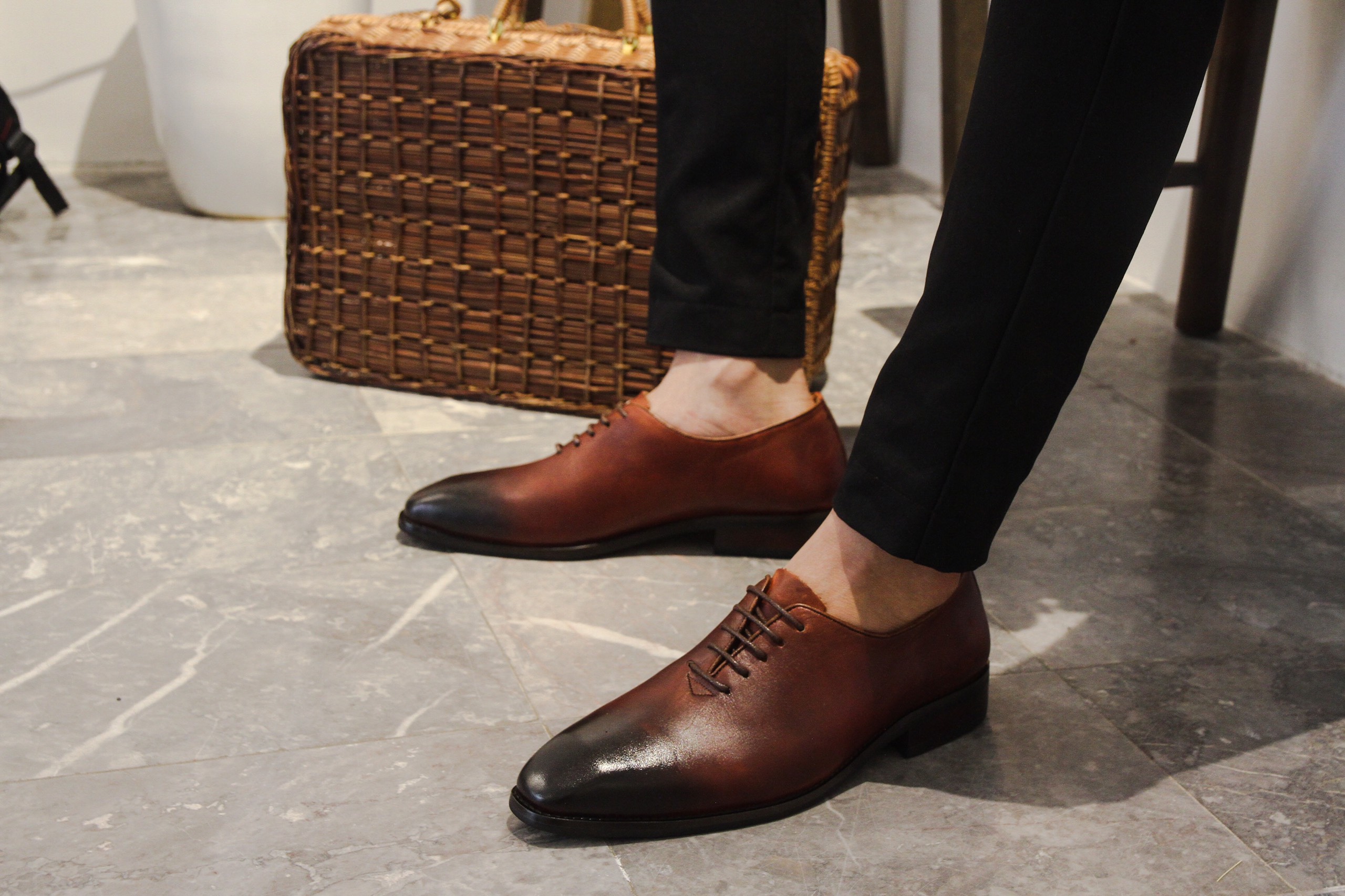 Tinh tế cùng giày tây