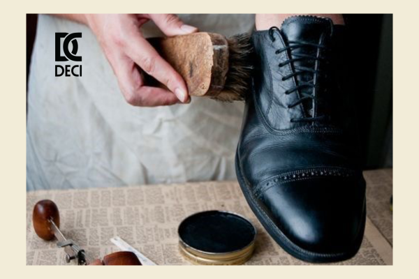 vệ sinh giày da-1